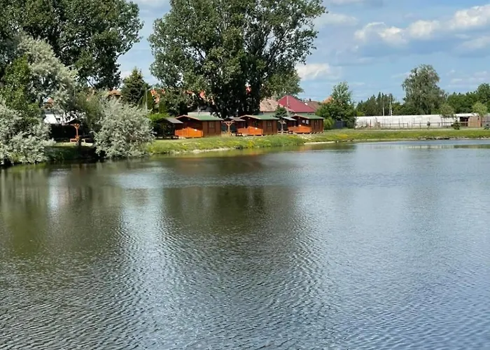 Pri Vode Aj Pre Rybarov 3 Kemping *
